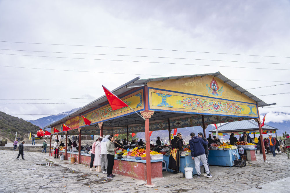春天里的藏家故事｜水果摊“摆”出生态富民路