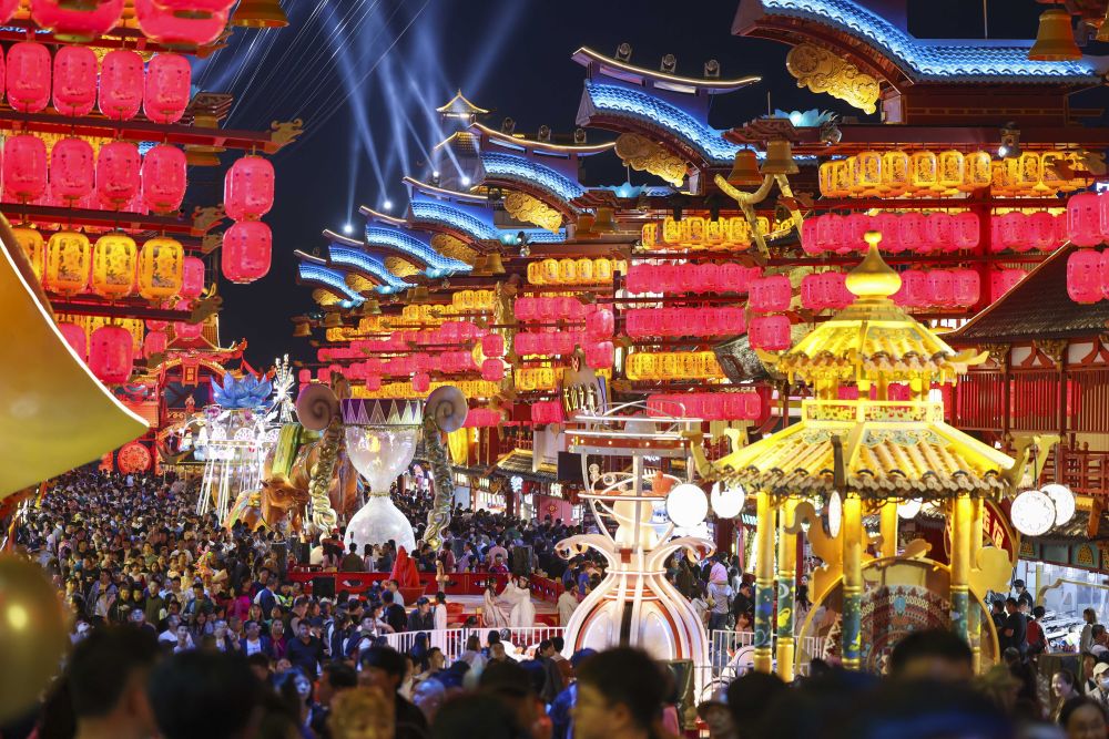 坚持把发展特色优势产业作为主攻方向——落实新时代推动西部大开发座谈会精神系列综述之一