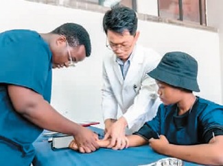 中医出海，惠了侨益通了民心（侨界关注）