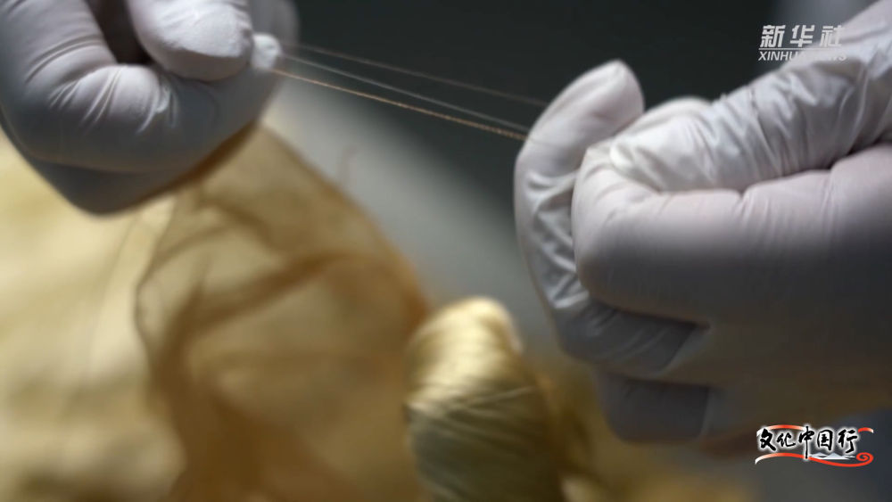 文化中国行｜匠心守护千年遗存 探访新疆文物修复师