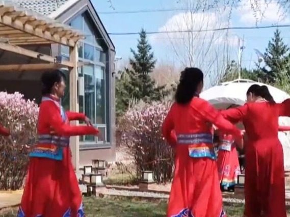 “五一”假期服务消费潜力持续释放 餐饮业和“菜篮子”供销两旺