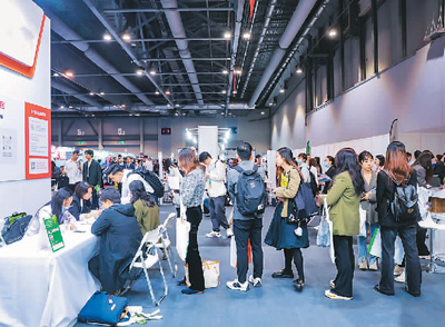 “为祖国发展添砖加瓦”