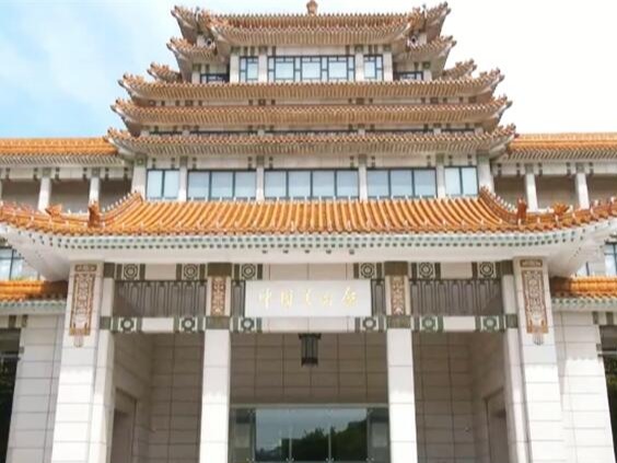 文博游、园林游、国潮游、灯光游……假期“花式”出游掀起消费热潮