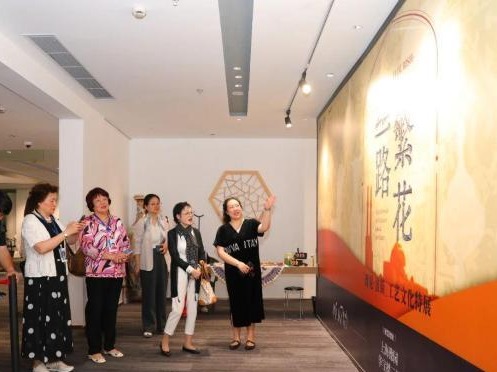 欧洲华侨华人女企业家走进上海豫园 感受发展活力