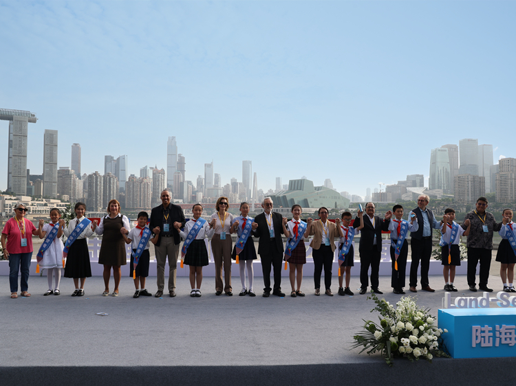 9国驻华使节：“重庆，我们一定会再来！”