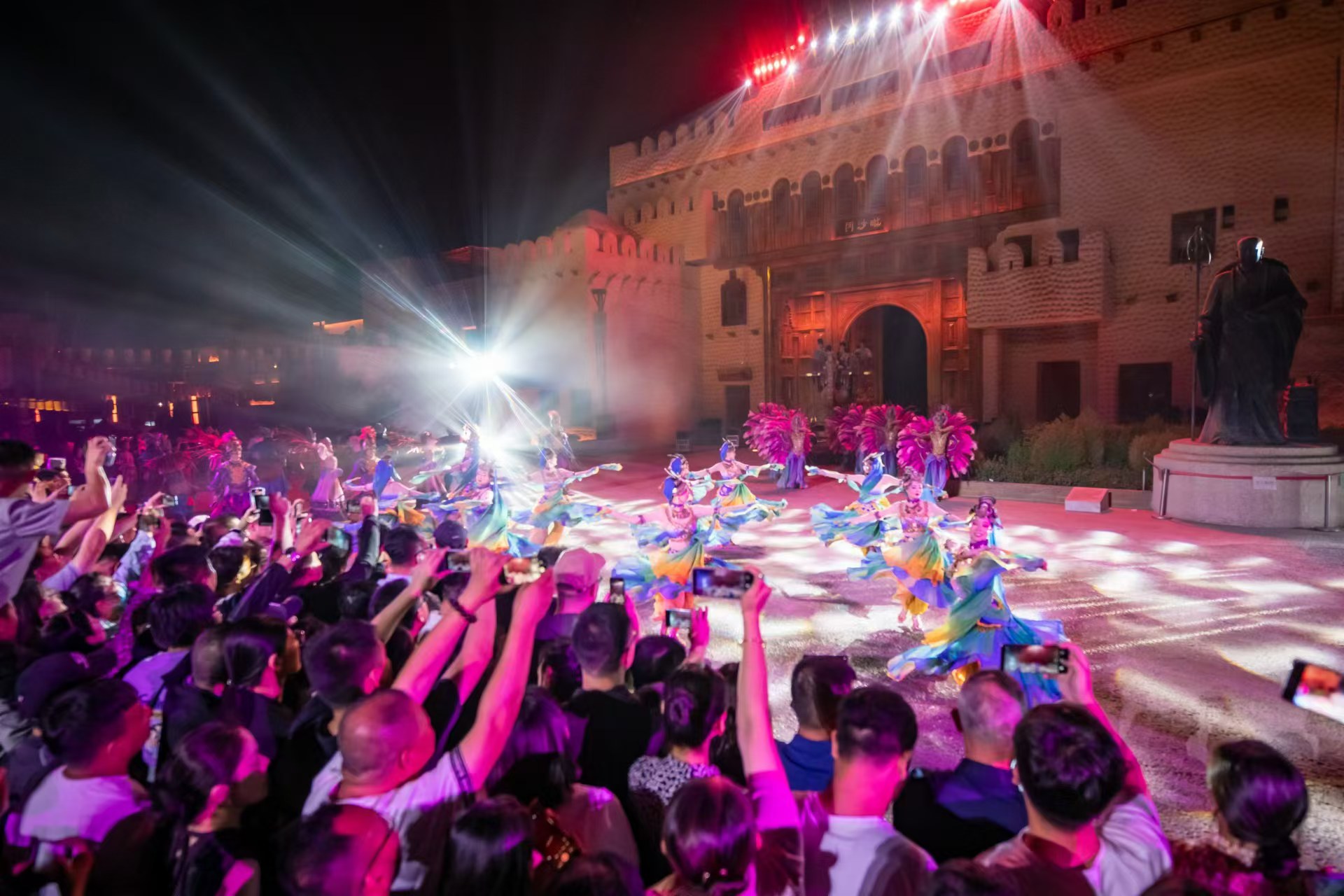 诗意满怀共远方——探寻推动新疆旅游产业高质量发展的密码