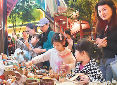 供给足需求旺，消费市场活力满