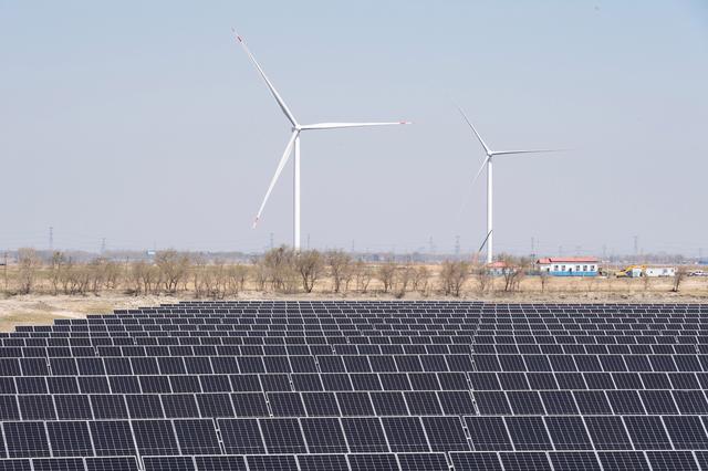 全球光伏组件制造，中国投资占80%