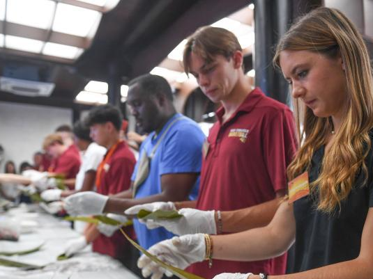 美国学生浙江南浔过端午 感受地道中国味