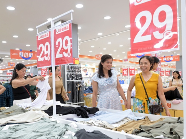 投资广西｜开袋！越南游客来中国最爱买些啥？