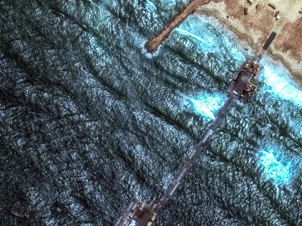 视评线丨造价3亿多美元扛不住4级风 美军码头为何这么脆