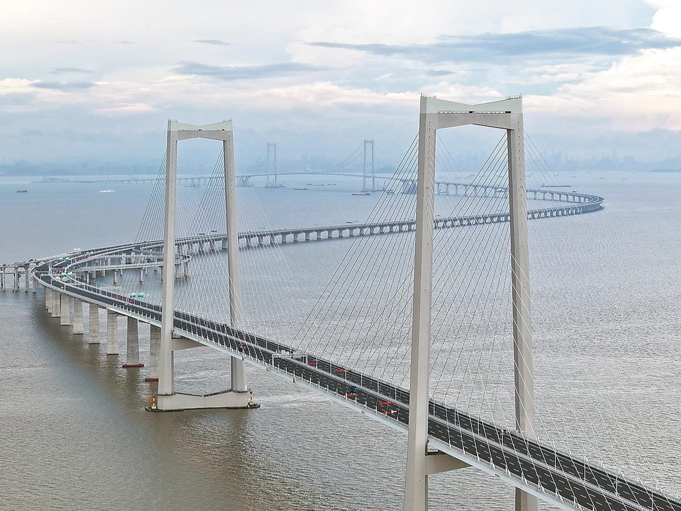 【龙 腾湾区·桥见未来】深中通道伶仃洋上穿云破海 十项世界之最“中国名片”有何不同？