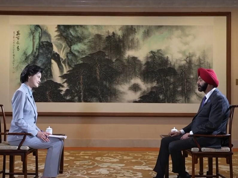 高端访谈丨专访世界银行行长彭安杰