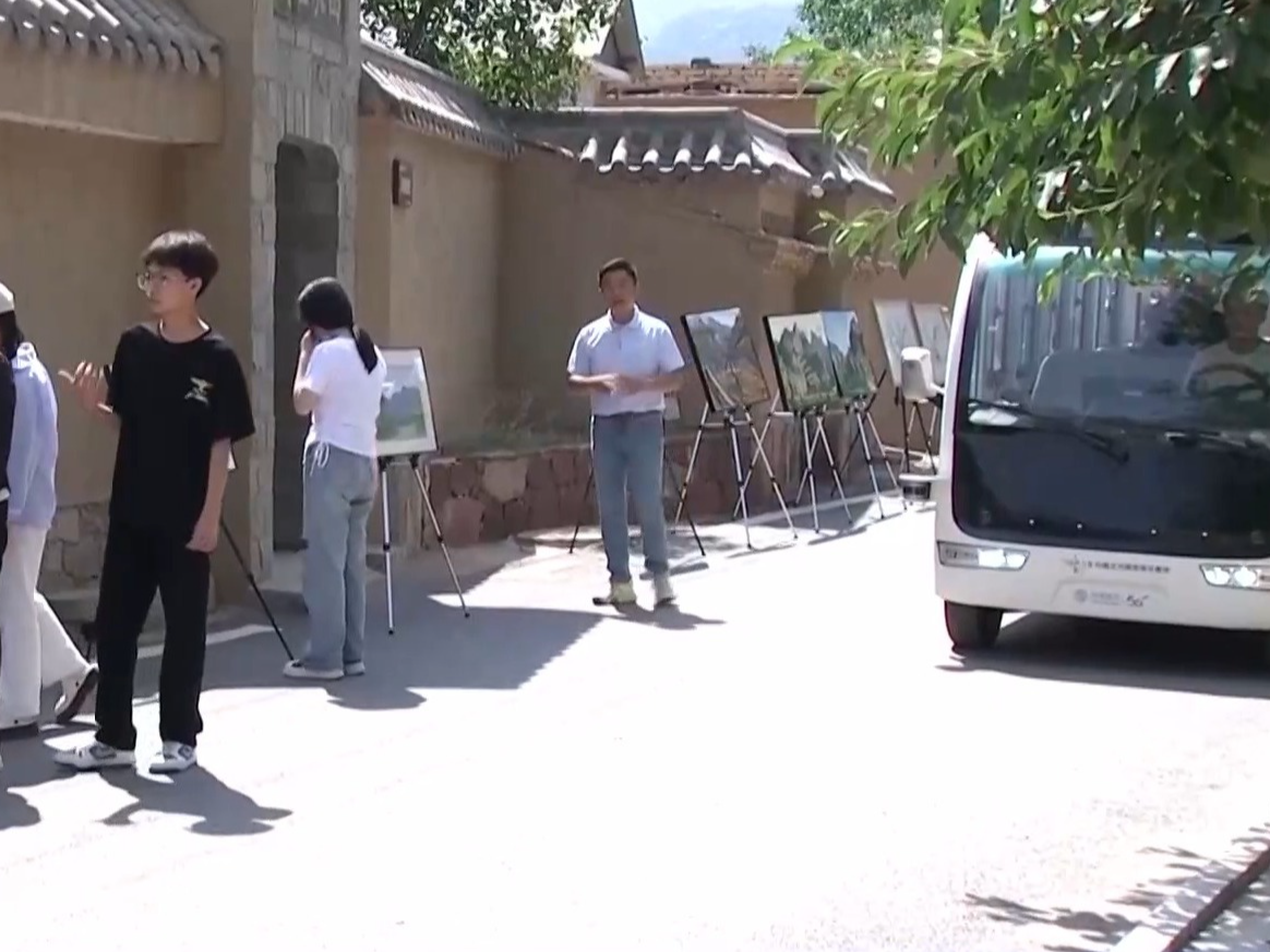 无人巴士、机器人咖啡师、无人机外卖……这个山村有点“潮”