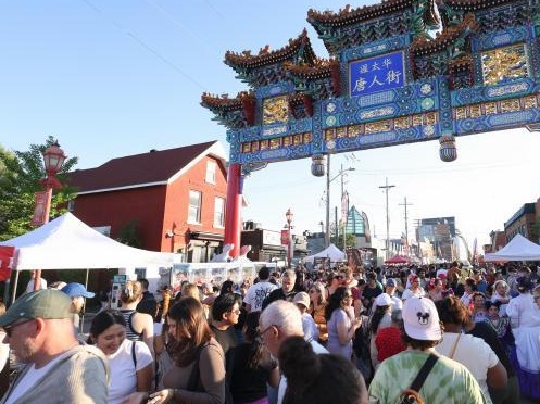 加拿大渥太华举办唐人街大夜市