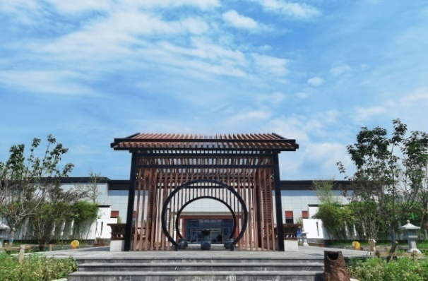 高质量发展调研行 | 绿树、草坪、小凉亭……污水处理厂也是口袋公园