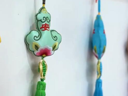 绣香包、品美食、画鸡蛋……沉浸式体验多彩民俗活动 端午氛围感直接拉满