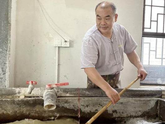 非遗连四纸：一纸连春秋 古法开新境