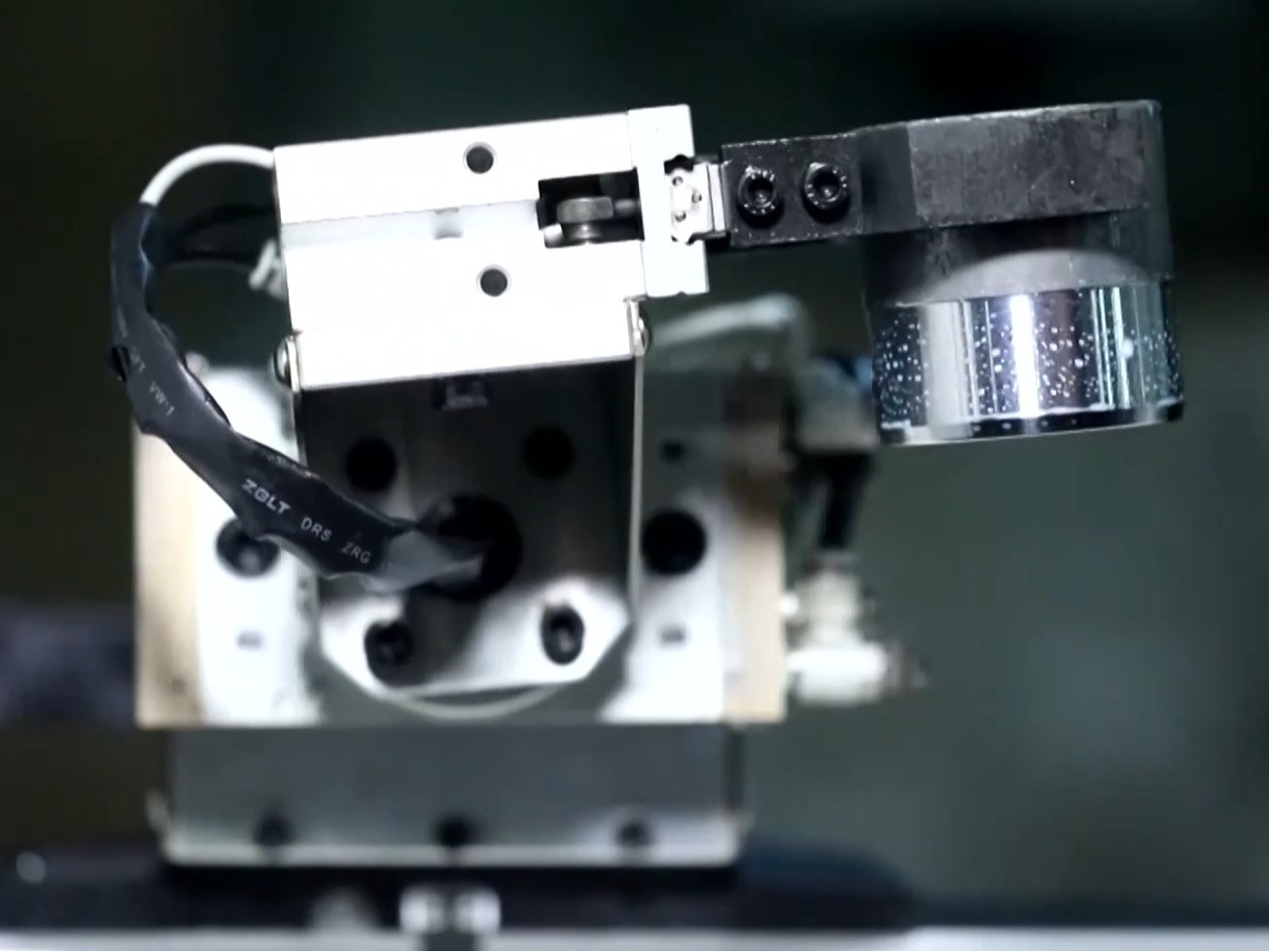 成绩亮眼！我国外贸走出一条稳健的“反弹曲线”