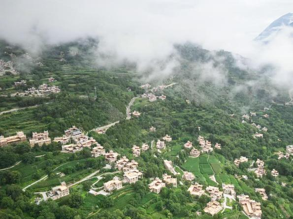 川西藏寨：中国“最美”古镇飘来古韵新风