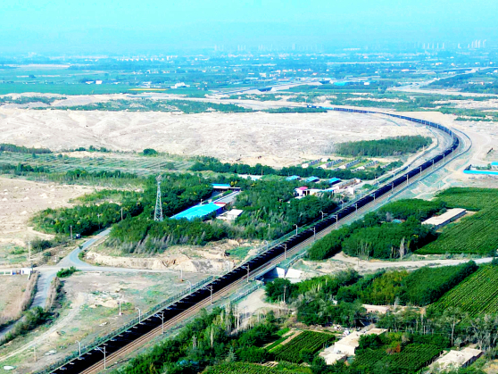 新疆又有两条铁路成功试开万吨列车
