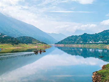 三峡水库消落带的生态蝶变（美丽中国·守护生态安全）