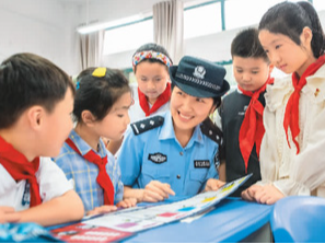 管好孩子的“小钱包”（“融”观中国）