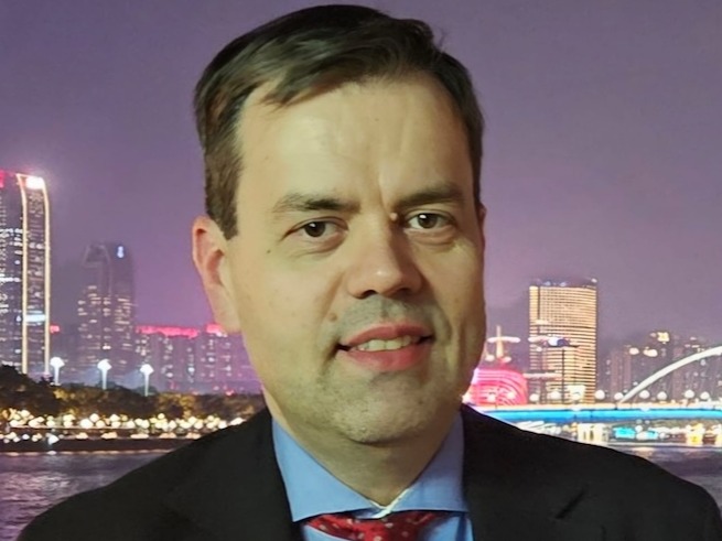 罗马尼亚驻华大使马克西姆：中国取得了让人佩服的进步