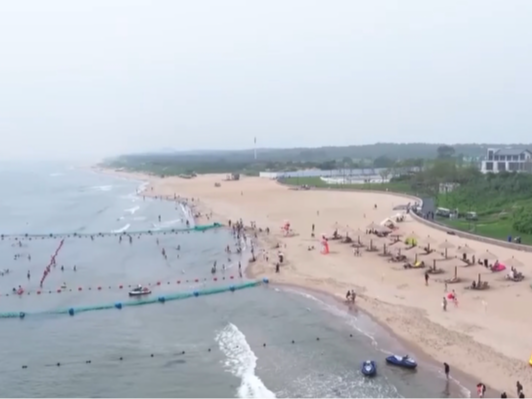 主打清凉、玩法“上新”，旅游“动”起来 夏日经济“热”起来