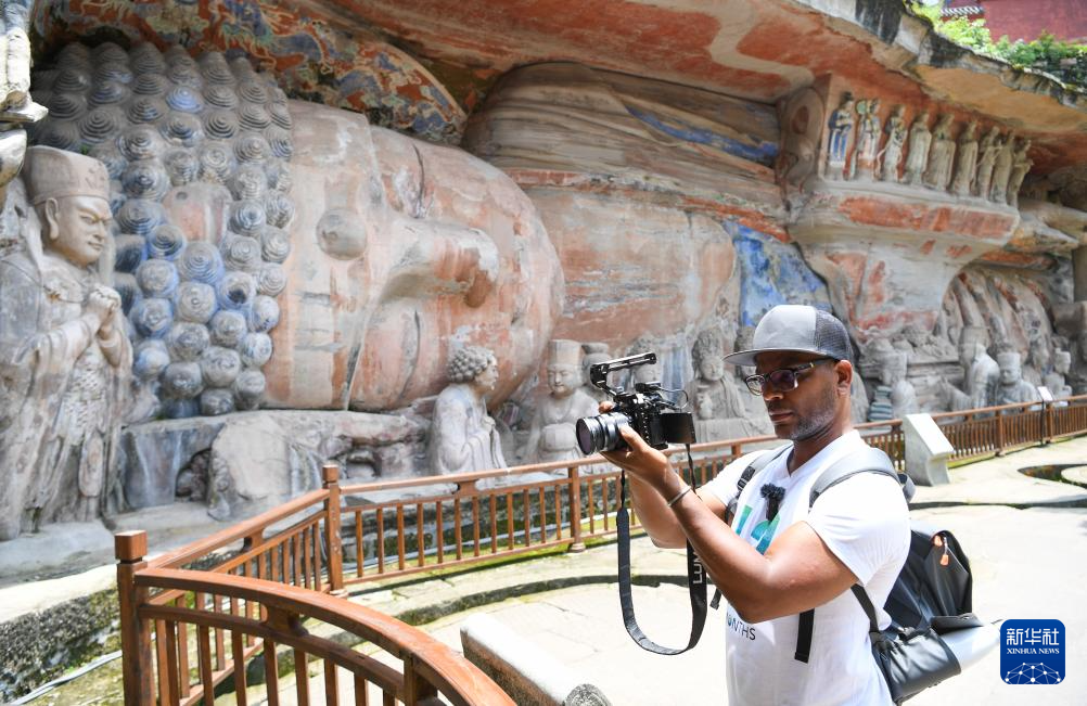 海外网评：“中国游”体验再升级，外国游客直呼很“City”