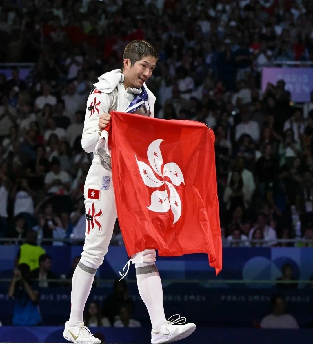 香港奥运金牌 张家朗 巴黎奥运会击剑 江旻憓 何诗蓓 游泳_香港队首夺全运会击剑金牌 张家朗:夺冠关键在于团队