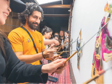 让更多人熟悉并爱上皮影（我与非遗）