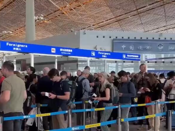 1463.5万人次、152.7%！来华热度攀升 外国游客“说来就来”游中国成现实