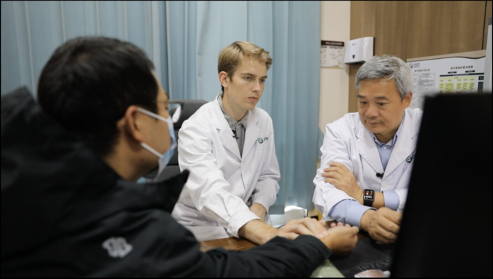 我在中国丨方言说得溜 这些“洋网红”深度融入中国地方生活