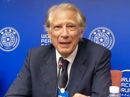 法国前总理点赞中国扩大免签：推荐去贵州看看 那是中国最美的省份之一