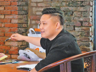 矿坑边卖咖啡 好创意促发展（人物故事）