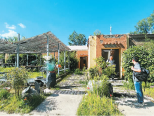 青海日月山下的两岸情缘