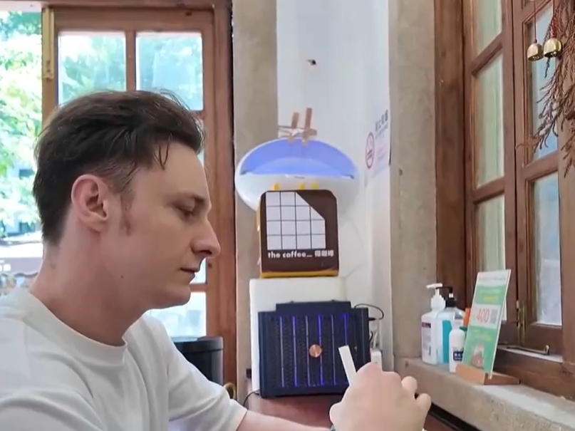 一部手机畅游中国！多项便利支付举措“圈粉”外国游客