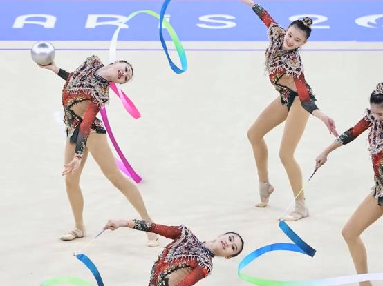 中国体育健儿不断刷新纪录 诠释奥林匹克精神、展示中国风采