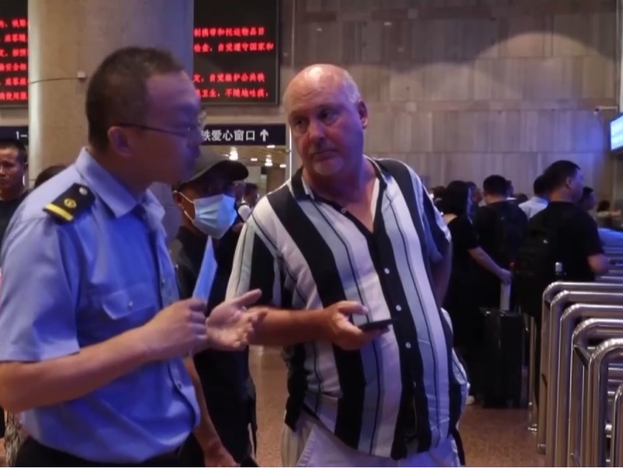 外籍旅客“特种兵式”打卡中国热门旅游城市 首选出行方式是它