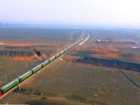 “味蕾游”成为暑期出行新选择 地方美食激活夜间消费新活力