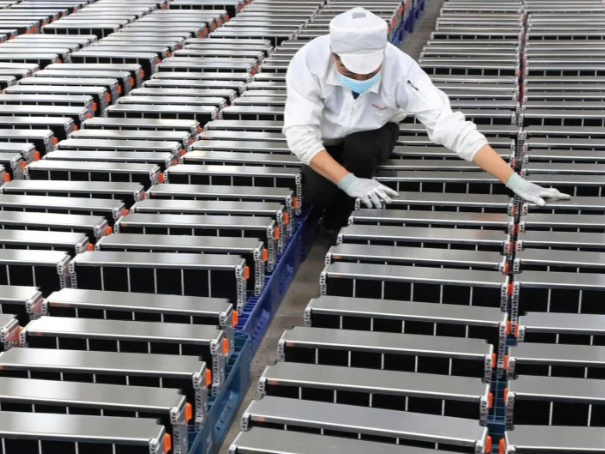 中企与沙特合作伙伴签署光伏项目协议