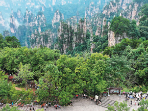 张家界“圈粉”海外游客