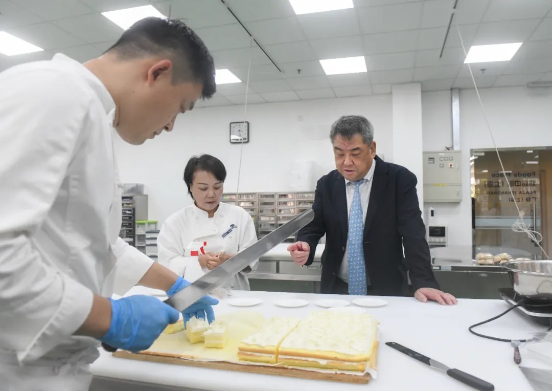 峯村政孝：关注中国改革开放进程，期待应对人口老龄化举措 | 老外说“法宝”⑦