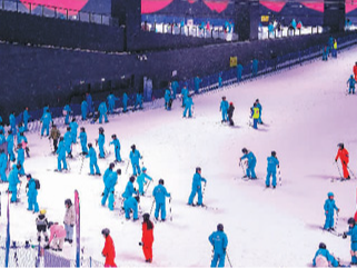 室内冰雪游成暑期消费亮点