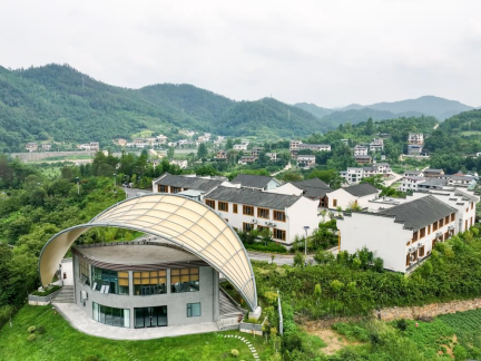 郧西“七夕”名片焕新彩