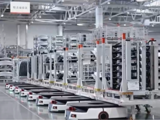 消费增长有亮点、新兴产业快速发展，经济长期向好有支撑