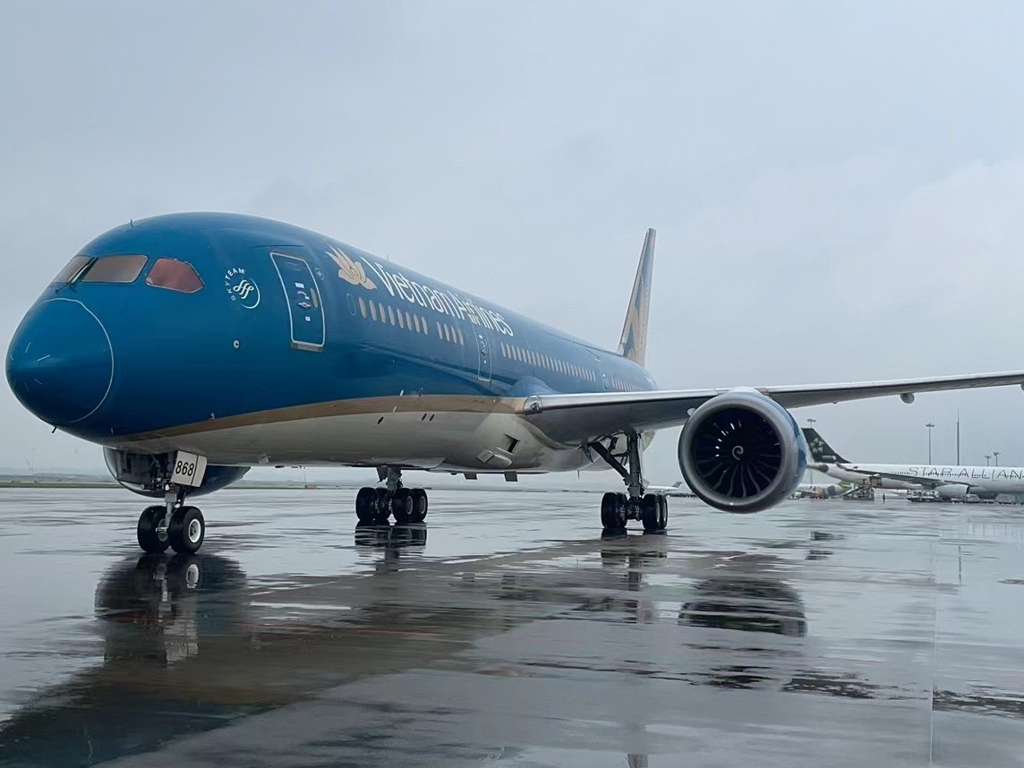 越共中央总书记、国家主席苏林抵达广州开启访华行程