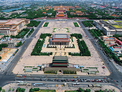 一条涌动蓬勃生命力的轴线（人文对话）