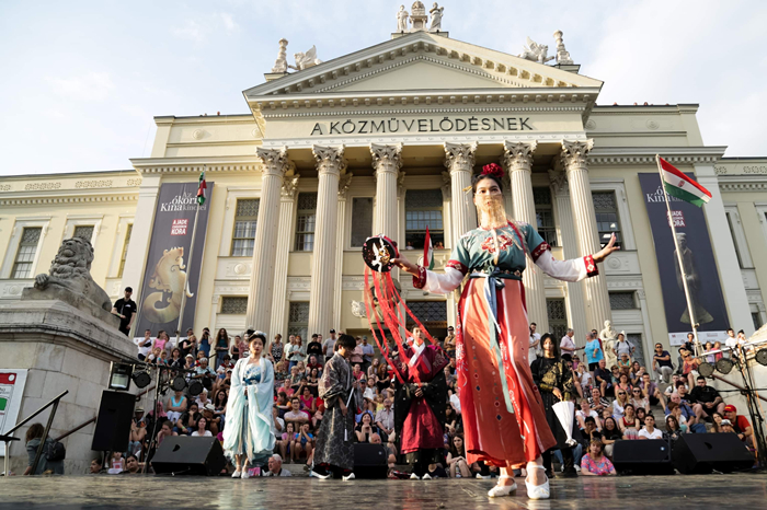 文化中国行｜大汉风华征服匈牙利观众，上博协同创新文化出海让世界看好中国